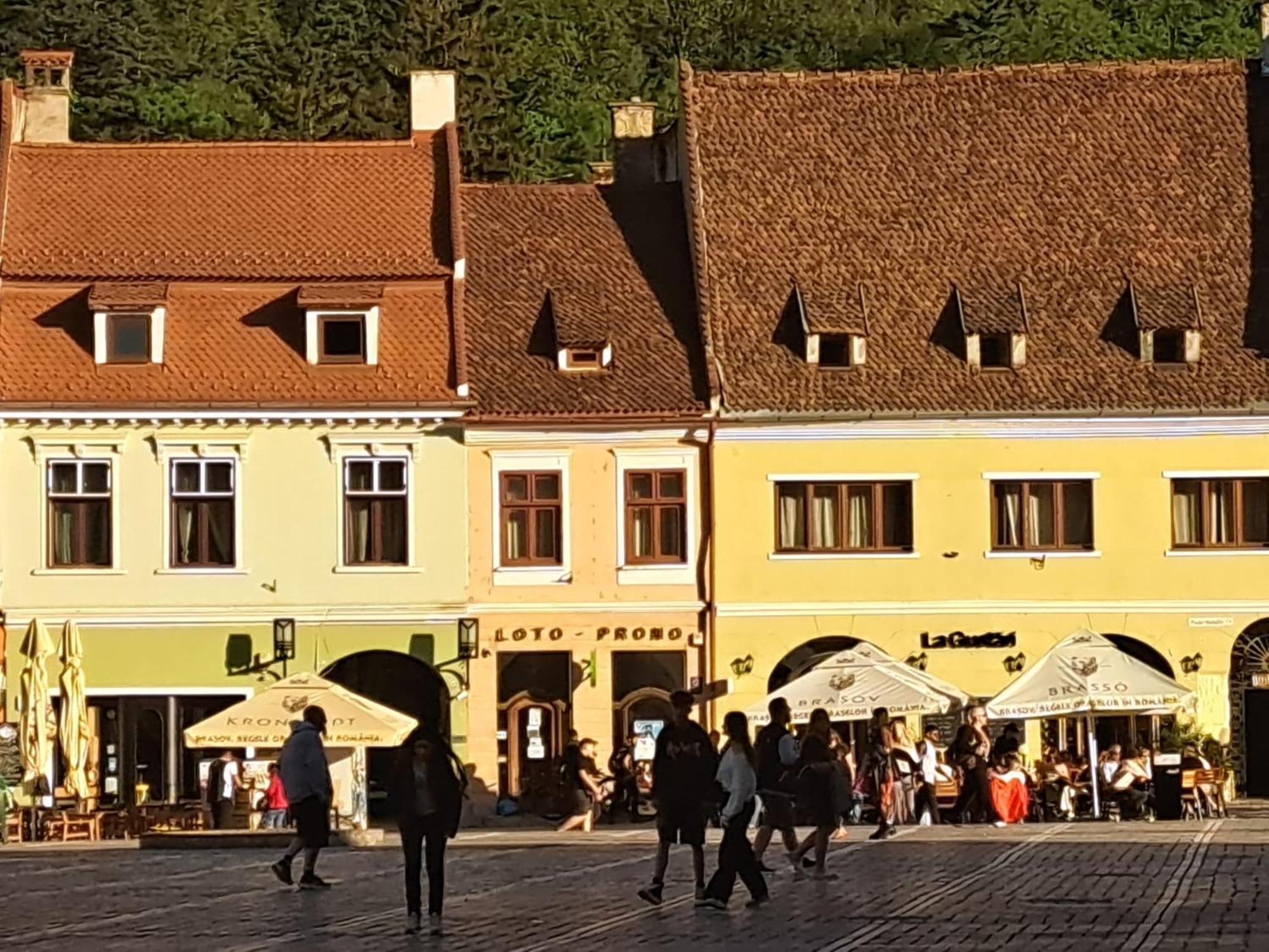 4 Rooms Piata Sfatului Braşov Exterior foto